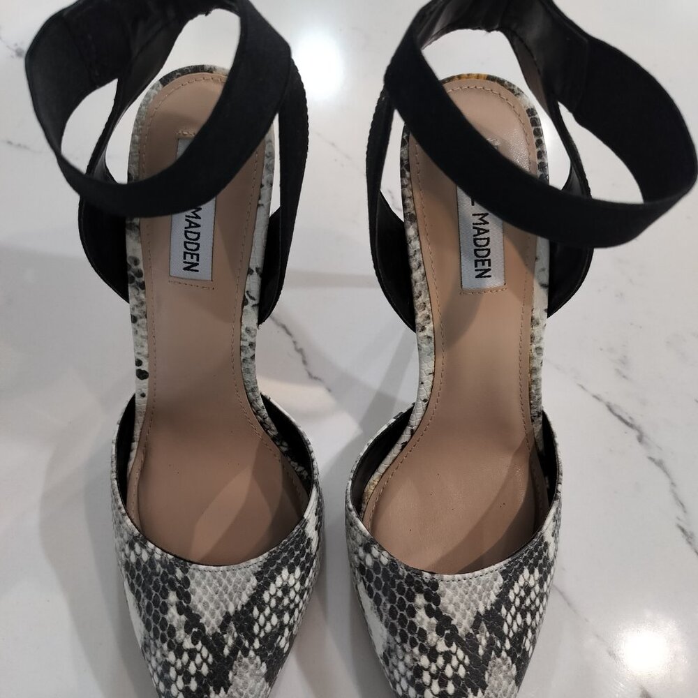 Steve Madden Dahila Snakeskin Pump Sz 9.5M